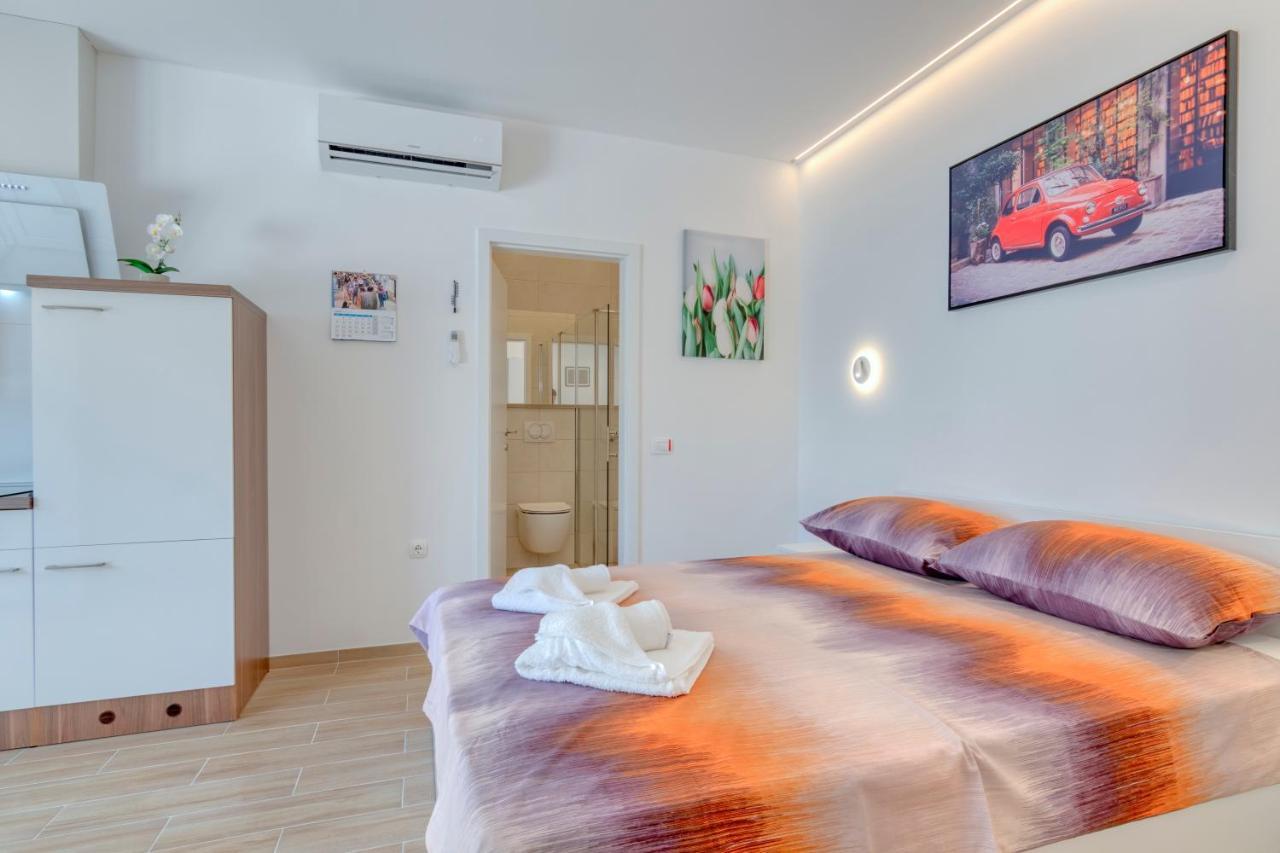 Apartment Light In Pula Exterior foto